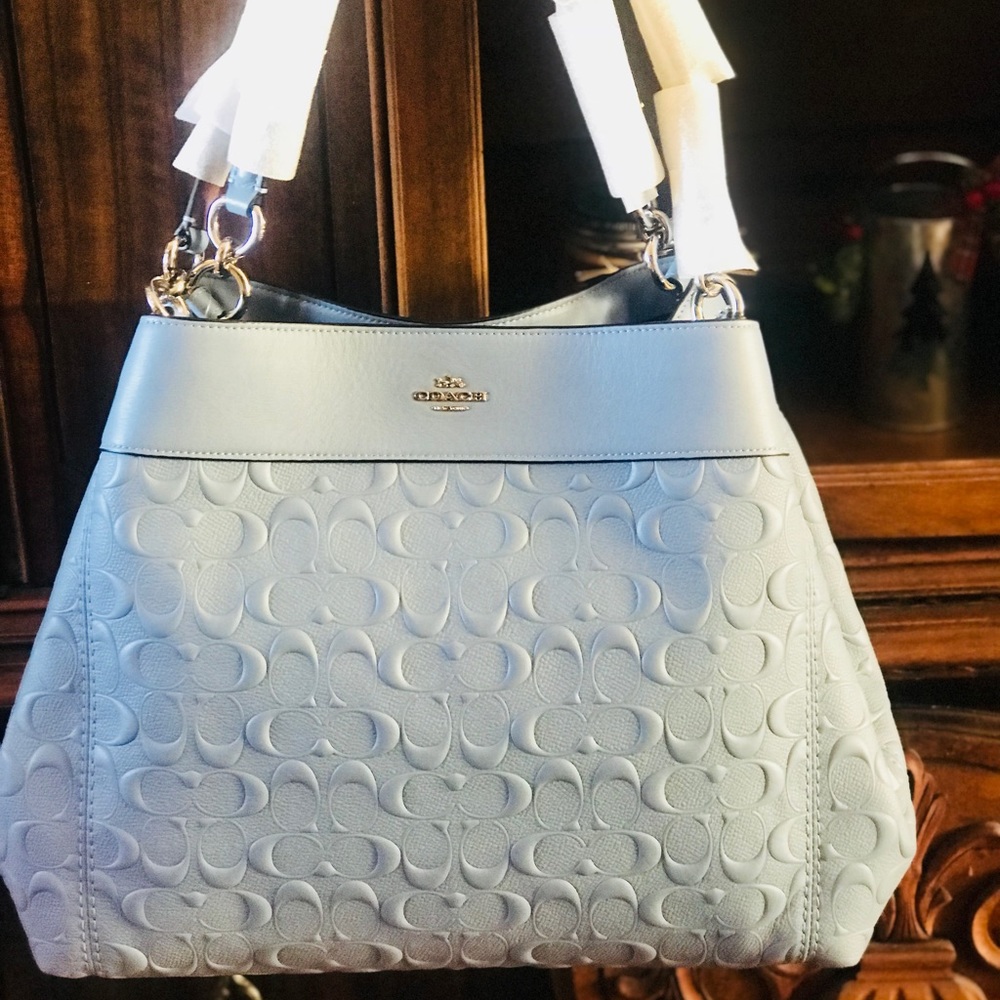 Coach Lexi signature shoulder bag
